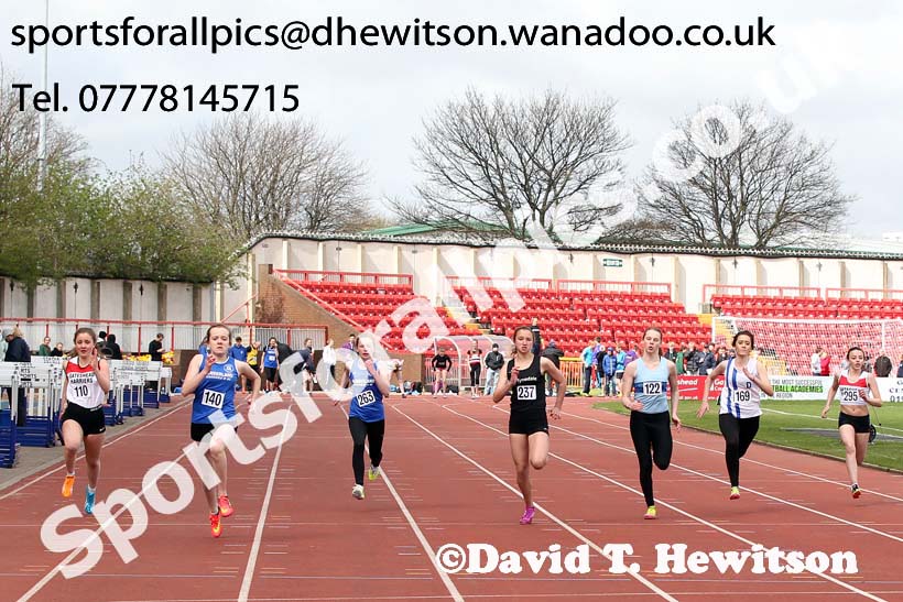 Girls 100 metres, Gateshead Open Medal Meeting. Photo: David T. Hewitson/Sports for All Pics